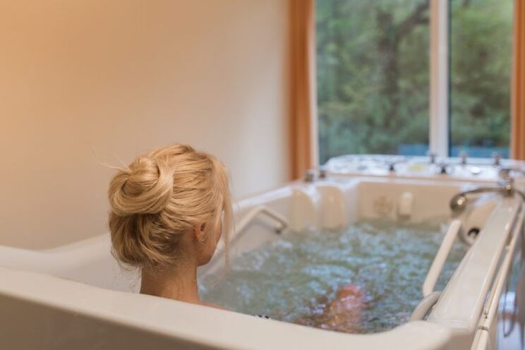 Therapeutic baths should be taken for thoracic osteochondrosis no longer than 15 minutes